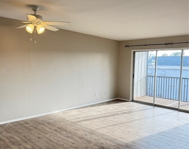 3325 Se 15th Place - Photo Thumbnail 3