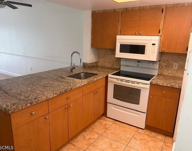 2700 Park Windsor Drive - Photo Thumbnail 2