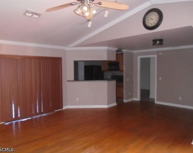 3310 9th Street W - Photo Thumbnail 2