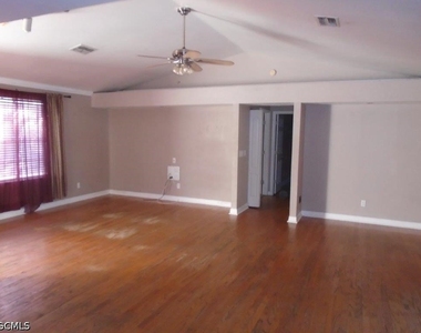 3310 9th Street W - Photo Thumbnail 1