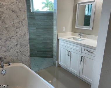 2447 Sw Embers Terrace - Photo Thumbnail 16