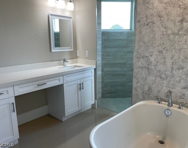 2447 Sw Embers Terrace - Photo Thumbnail 5
