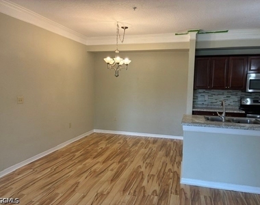 11571 Villa Grand - Photo Thumbnail 8
