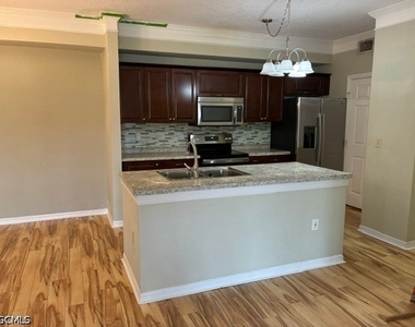 11571 Villa Grand - Photo Thumbnail 10