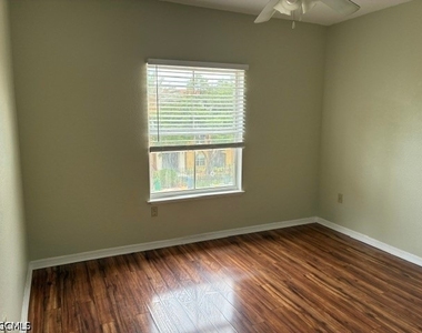 11571 Villa Grand - Photo Thumbnail 12