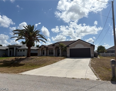 421 Nw 36th Avenue - Photo Thumbnail 2
