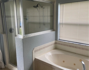 421 Nw 36th Avenue - Photo Thumbnail 8