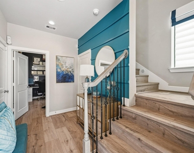 3314 Hutchins Street - Photo Thumbnail 2