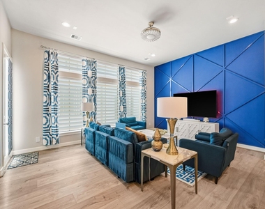 3314 Hutchins Street - Photo Thumbnail 6