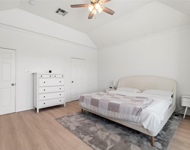 4710 Devonberry Lane - Photo Thumbnail 14