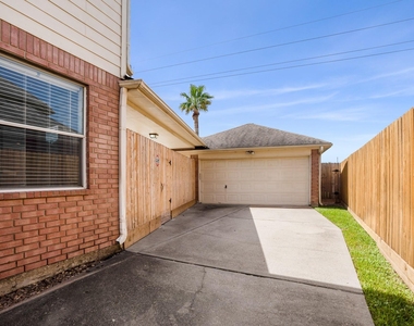 4710 Devonberry Lane - Photo Thumbnail 35