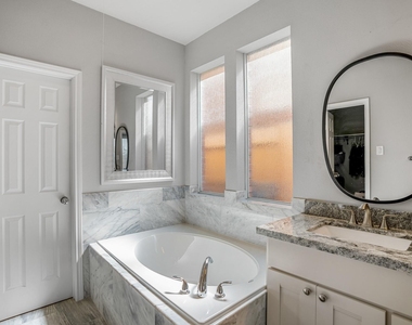 4710 Devonberry Lane - Photo Thumbnail 19