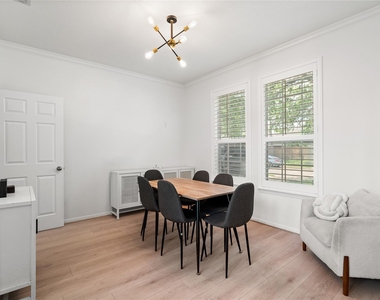 4710 Devonberry Lane - Photo Thumbnail 10