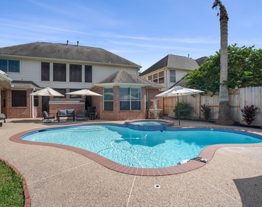 4710 Devonberry Lane - Photo Thumbnail 32