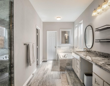 4710 Devonberry Lane - Photo Thumbnail 16