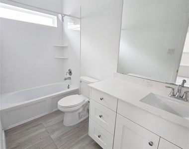 6319 Seafoam Lake Drive - Photo Thumbnail 11