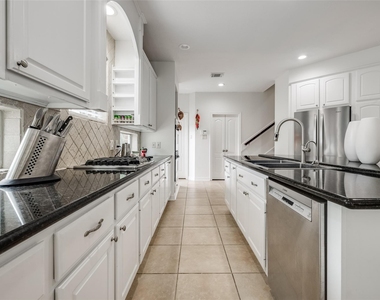 5710 Cielio Bay Court - Photo Thumbnail 20