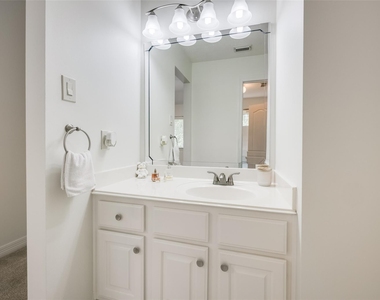 5710 Cielio Bay Court - Photo Thumbnail 44