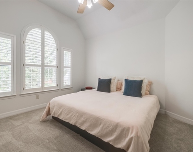 5710 Cielio Bay Court - Photo Thumbnail 35