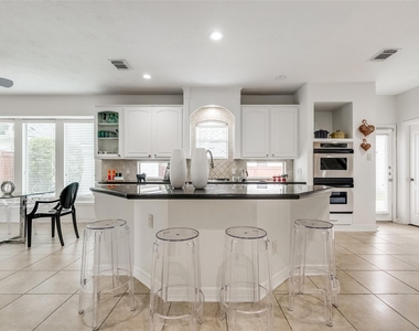 5710 Cielio Bay Court - Photo Thumbnail 18