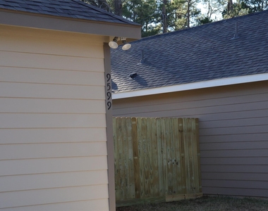 9596 Darkwood Street - Photo Thumbnail 3