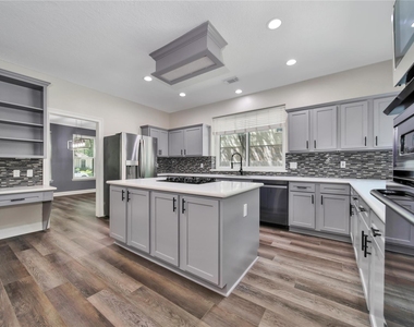 11 Windledge Place - Photo Thumbnail 9