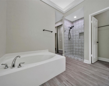 11 Windledge Place - Photo Thumbnail 19