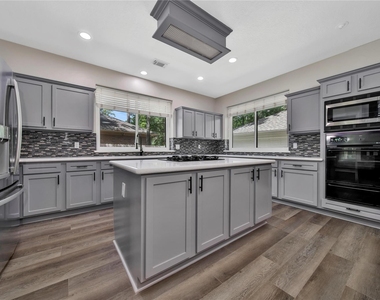 11 Windledge Place - Photo Thumbnail 6