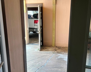 12400 Brookglade Circle - Photo Thumbnail 15