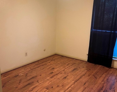 12400 Brookglade Circle - Photo Thumbnail 13