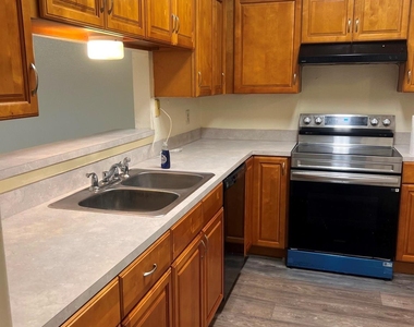 12400 Brookglade Circle - Photo Thumbnail 2