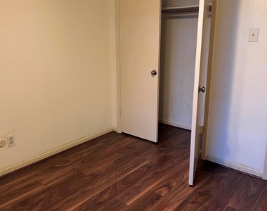12400 Brookglade Circle - Photo Thumbnail 12