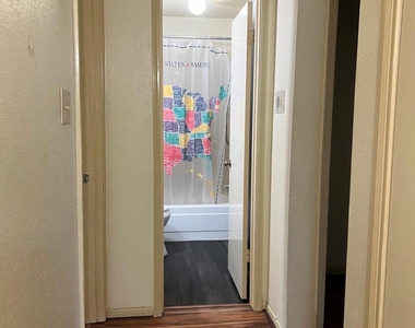12400 Brookglade Circle - Photo Thumbnail 8