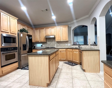 17815 Gables Bend Drive - Photo Thumbnail 7