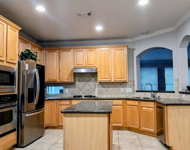 17815 Gables Bend Drive - Photo Thumbnail 8