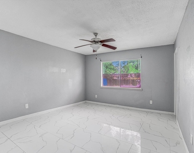 14618 Flair Drive - Photo Thumbnail 13