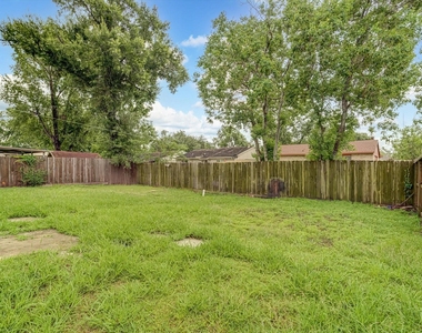 14618 Flair Drive - Photo Thumbnail 30
