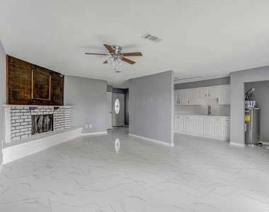 14618 Flair Drive - Photo Thumbnail 6