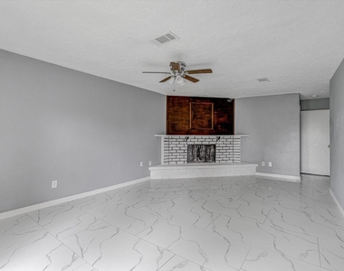 14618 Flair Drive - Photo Thumbnail 5