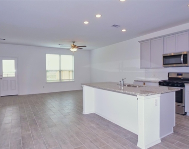 5735 Aurora Greens Lane - Photo Thumbnail 4