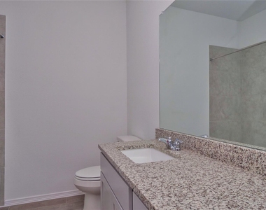 5735 Aurora Greens Lane - Photo Thumbnail 14