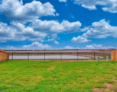 5735 Aurora Greens Lane - Photo Thumbnail 18