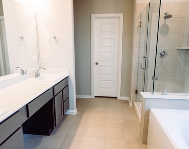 27015 Bel Air Point Lane - Photo Thumbnail 20