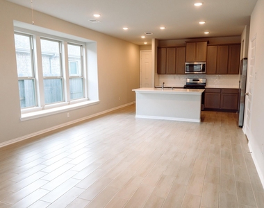27015 Bel Air Point Lane - Photo Thumbnail 6