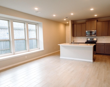 27015 Bel Air Point Lane - Photo Thumbnail 9
