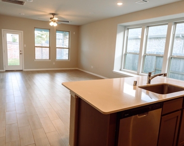 27015 Bel Air Point Lane - Photo Thumbnail 5