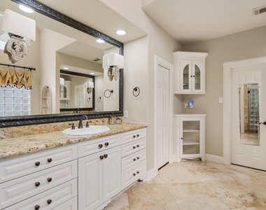 162 N Taylor Point Drive - Photo Thumbnail 18