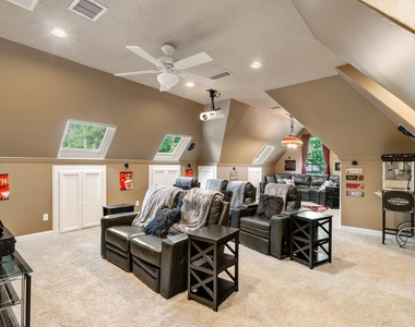162 N Taylor Point Drive - Photo Thumbnail 23