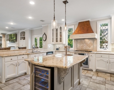 162 N Taylor Point Drive - Photo Thumbnail 13