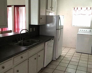 306 Bush Drive - Photo Thumbnail 7